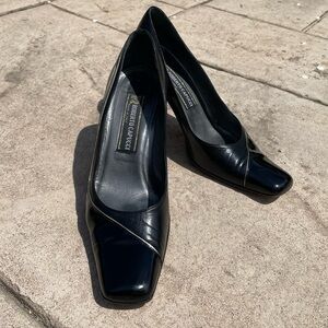 [9] Vintage Roberto Capucci Black Leather & Gold Detail Pumps Made In Italy